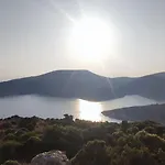 Odysseas *